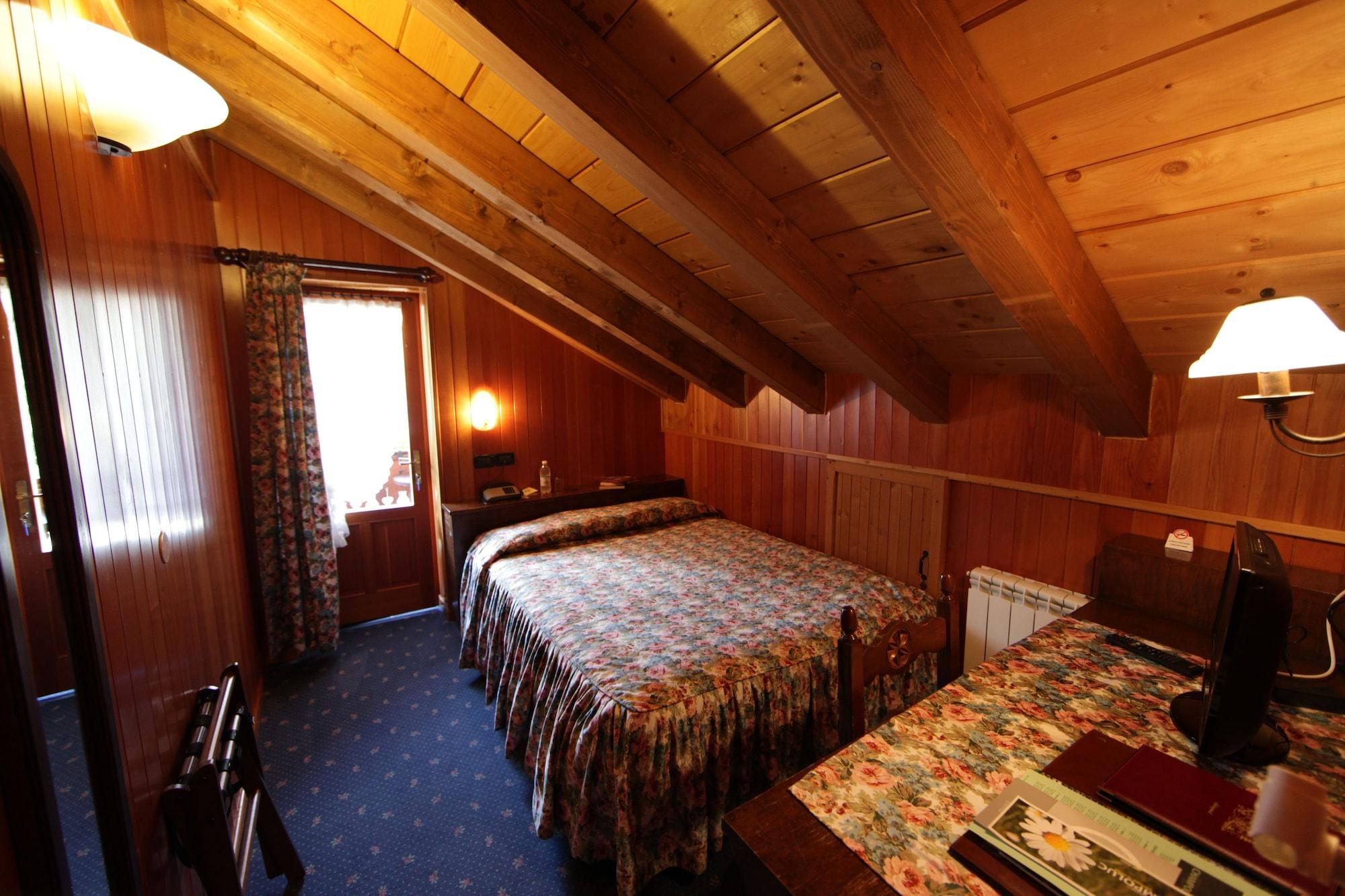 Hotel Santa San 3*