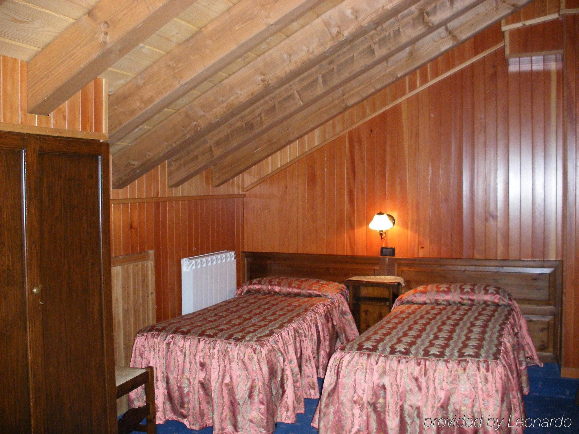 Santa San Hotel